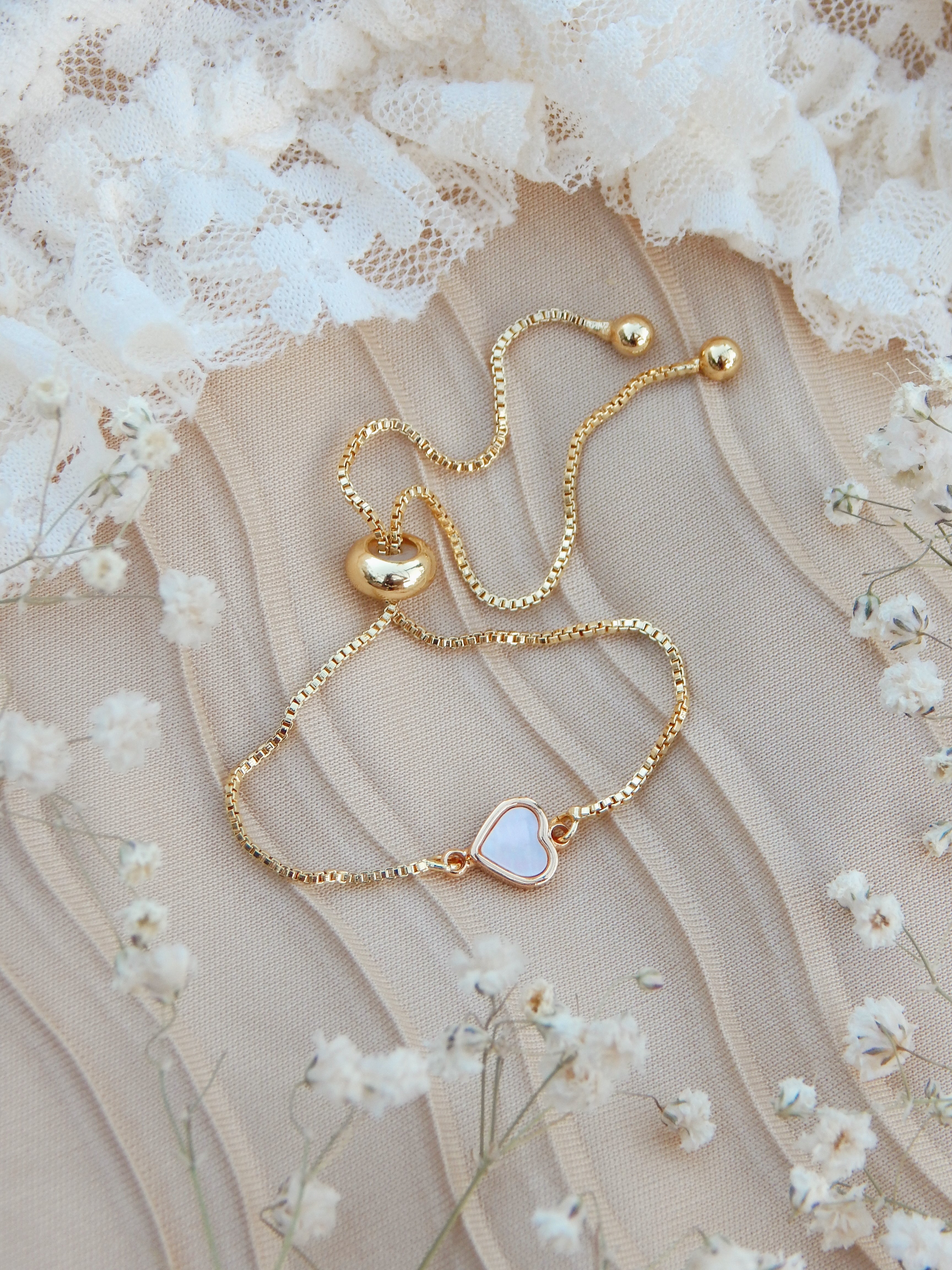 Dainty Mother of Pearl Heart Bracelet – 18k Gold Plated Adjustable Slider Bracelet