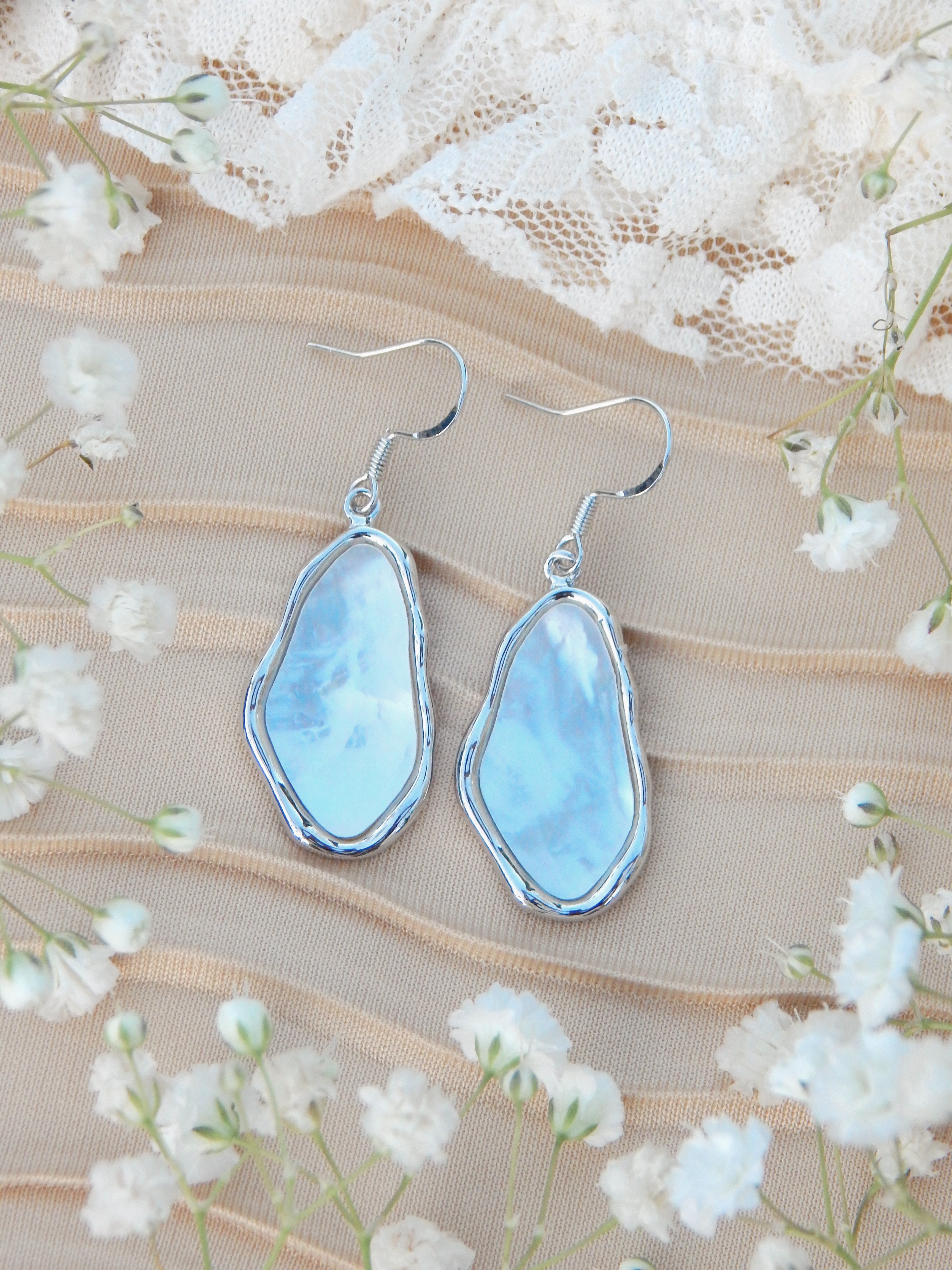Amelia Dangle Earrings