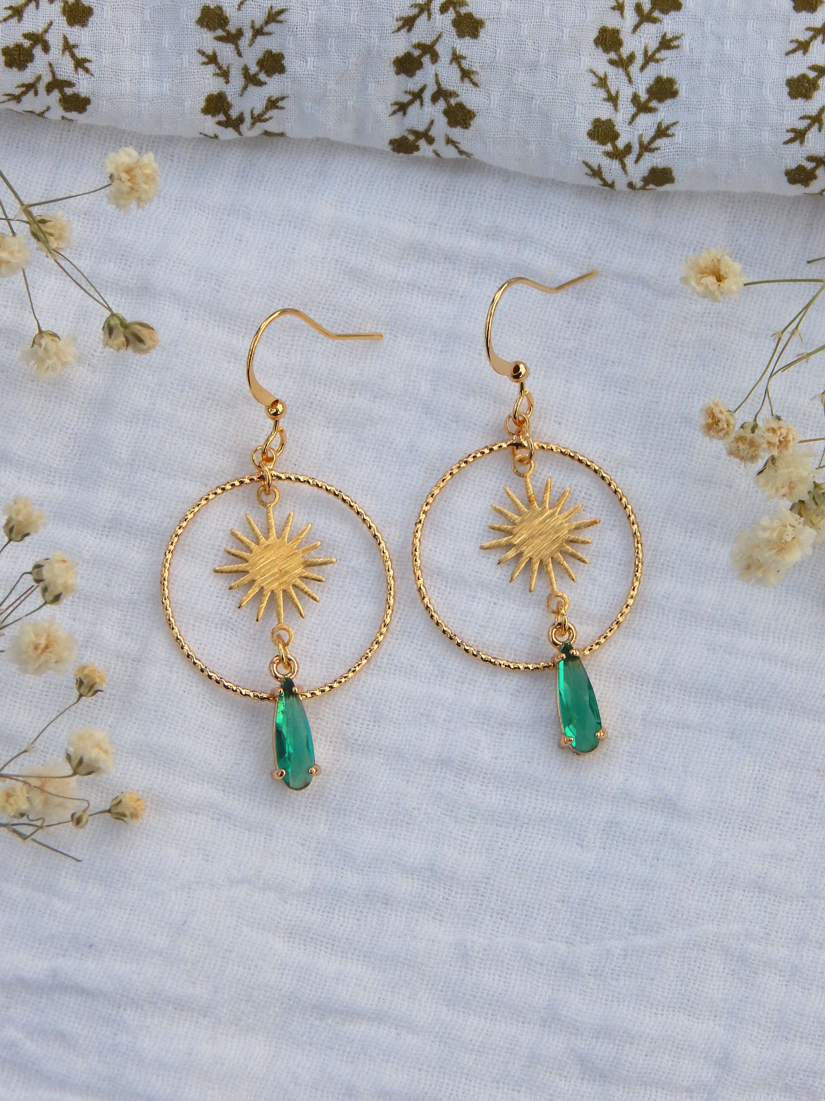 Sunburst Drop Earrings – Raw Brass & Emerald Green Hardened Glass | Lightweight Hypoallergenic Jewelry