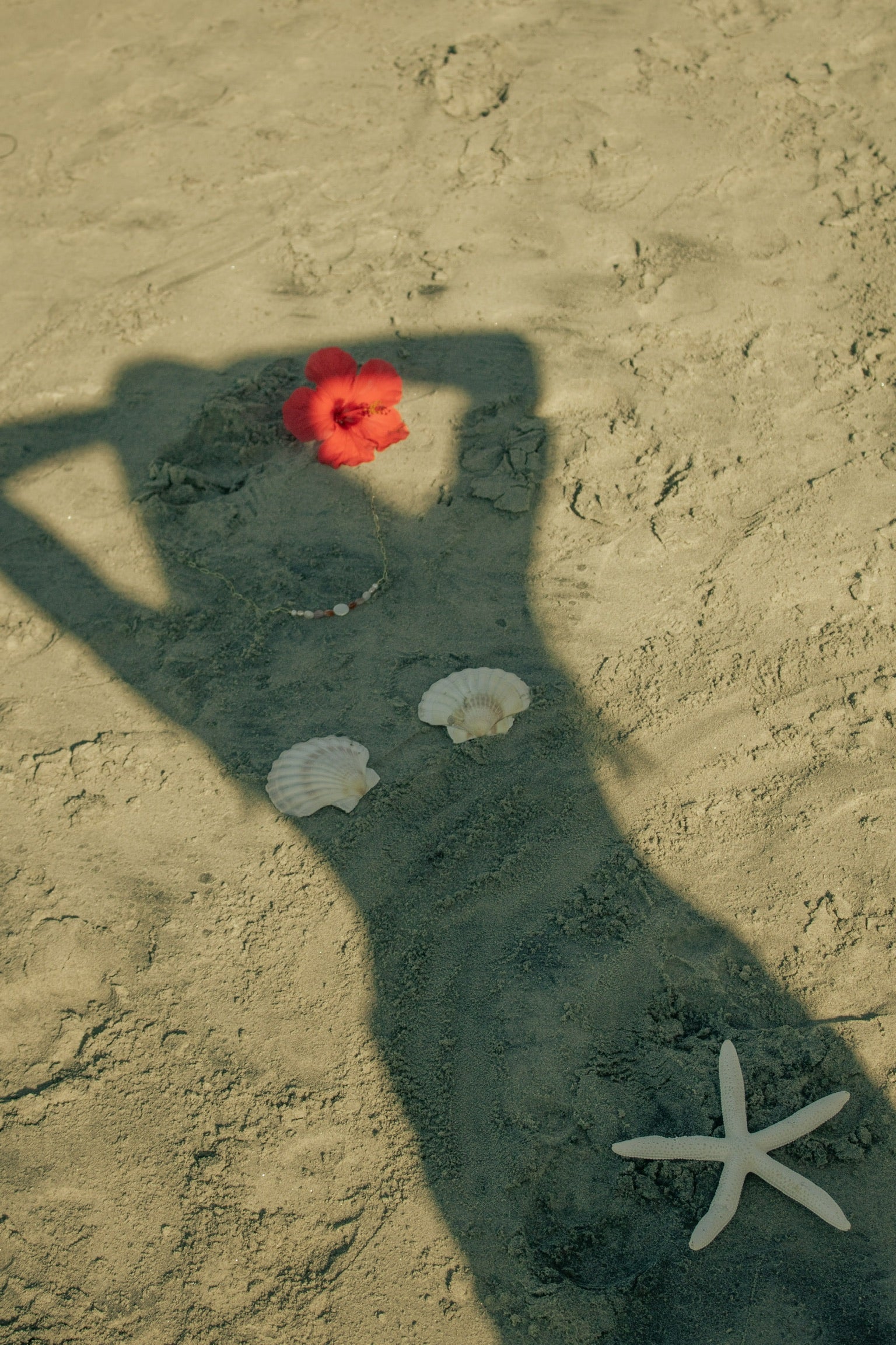 Sunset Soul Necklace – Gold Chain with Freshwater Pearls and Orange Pink Gemstones