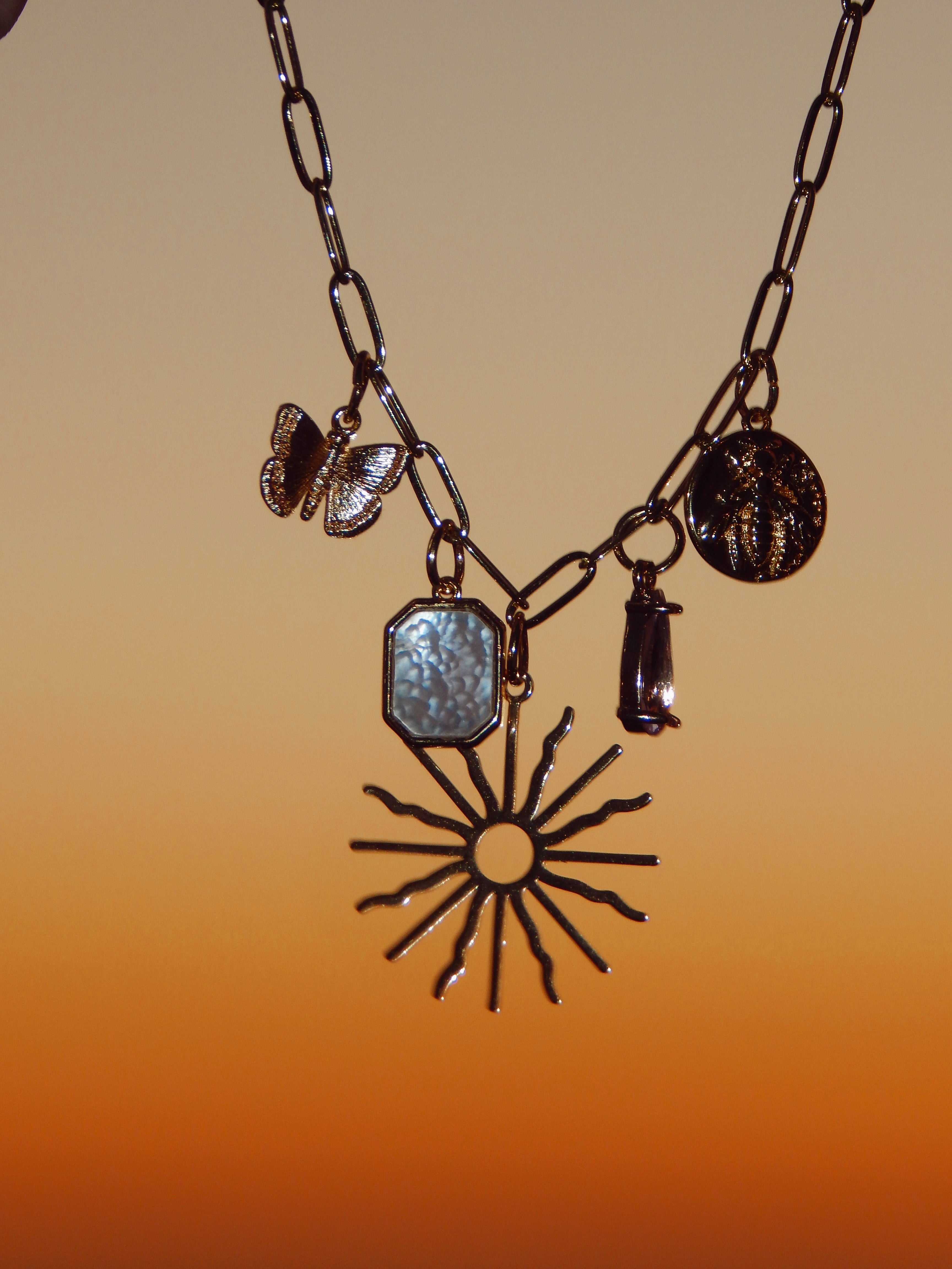 Sunshine Charm Paperclip Necklace – 18k Gold Chain with Butterfly, Mother of Pearl, Sun & Bee