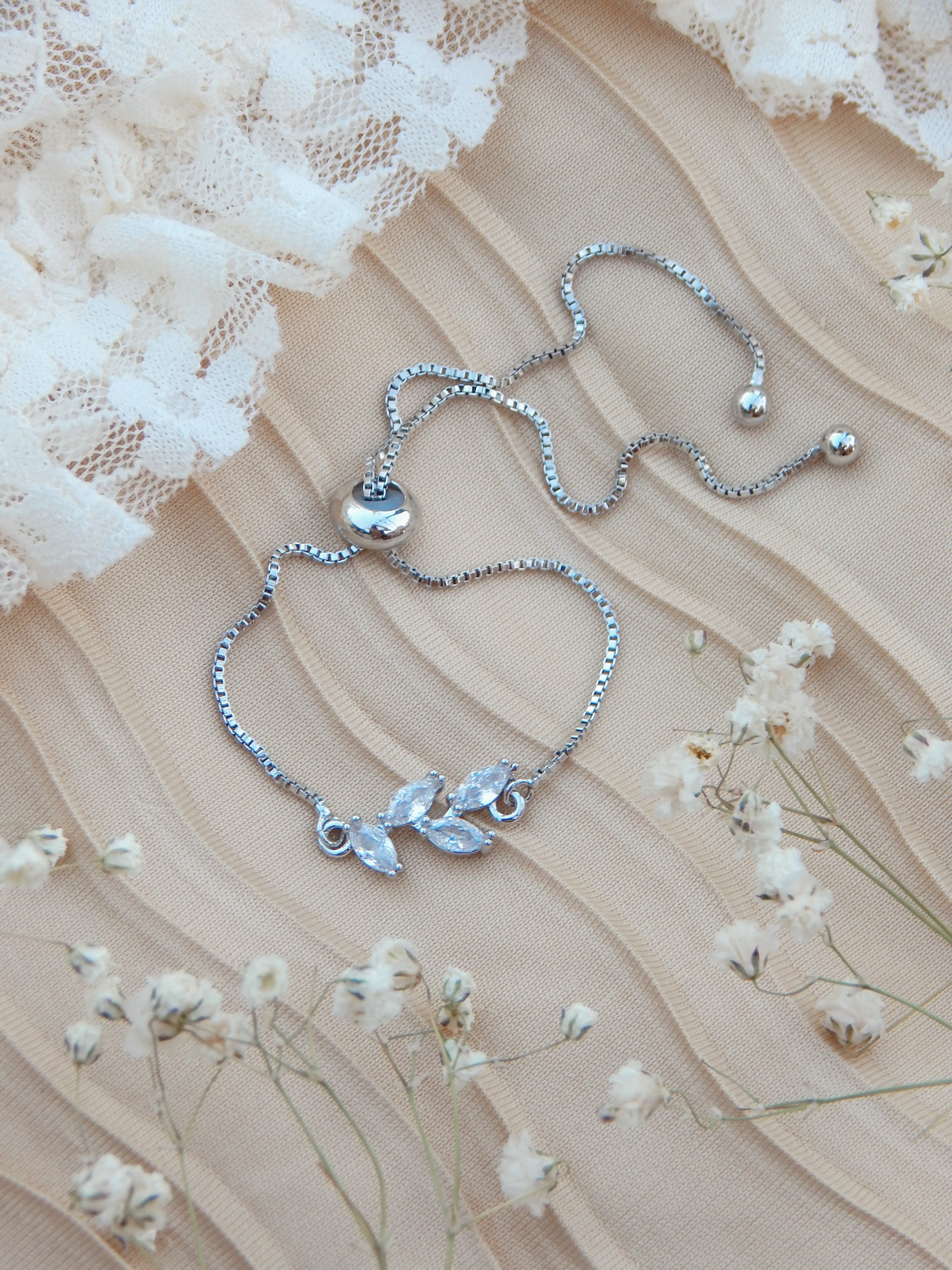 Bloom Bracelet – Adjustable Gold & Silver Cubic Zirconia Leaf Jewelry