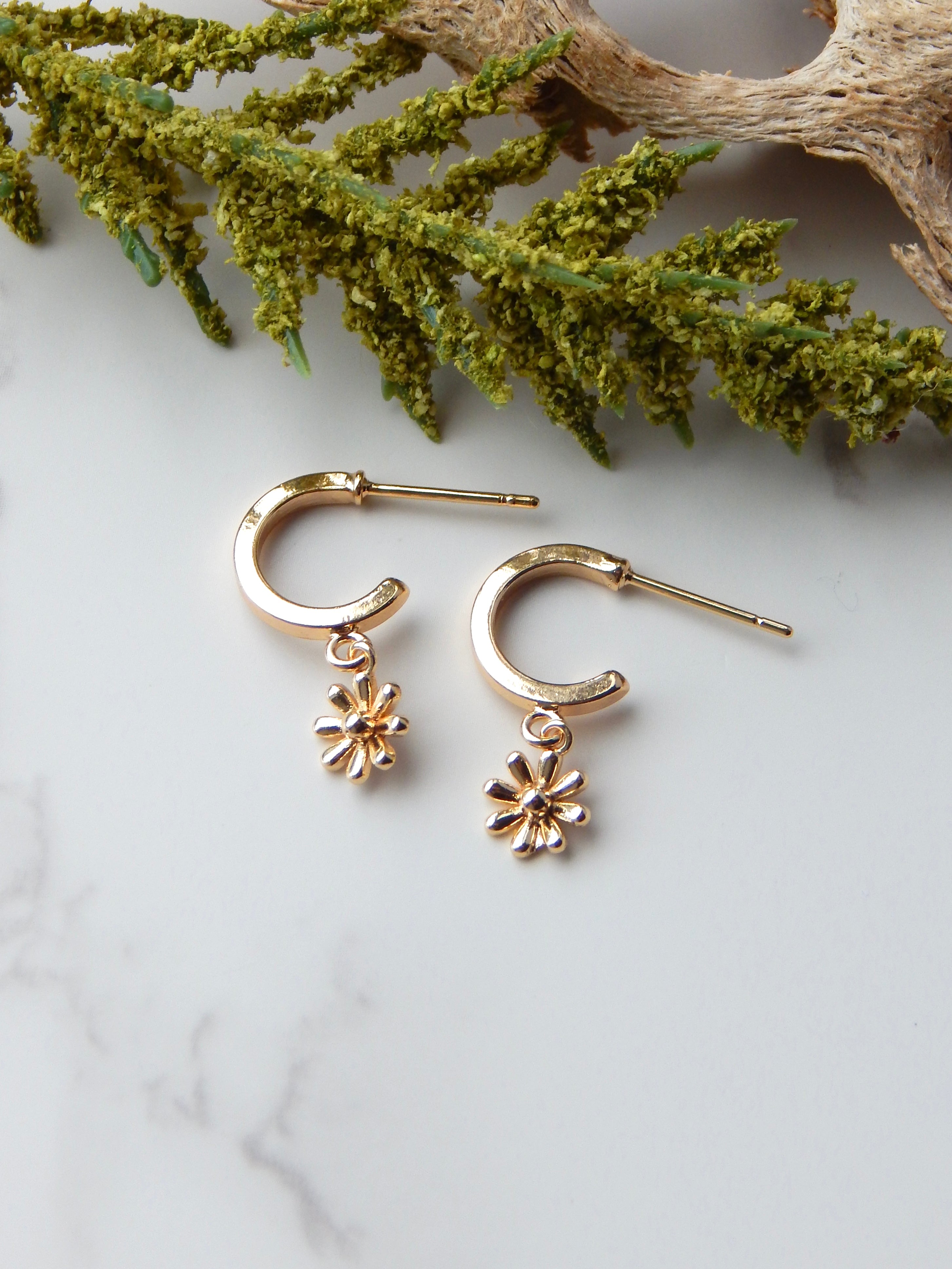 Dainty Gold Flower Hoop Earrings