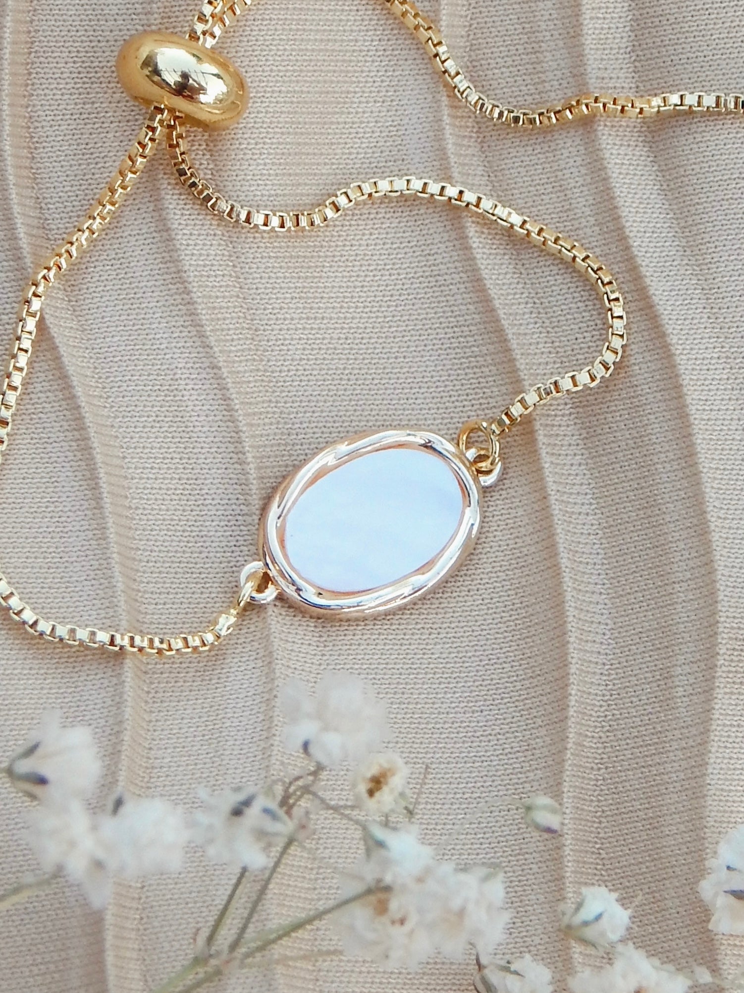 Twist of Pearl Bracelet – 18k Gold Plated Oval Mother of Pearl Slider