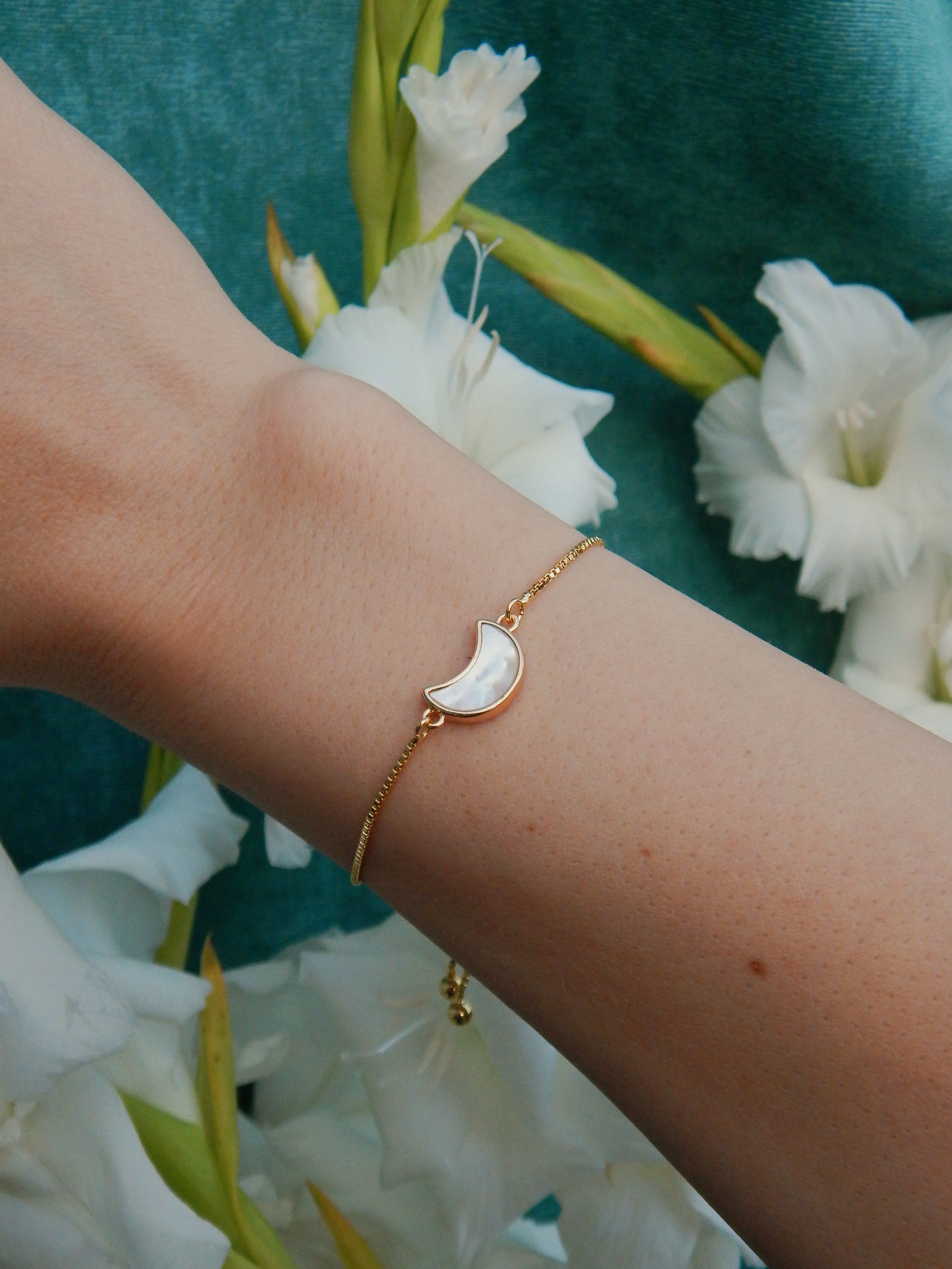Moonlight Glow Bracelet – Mother of Pearl Moon Charm in Gold or Silver