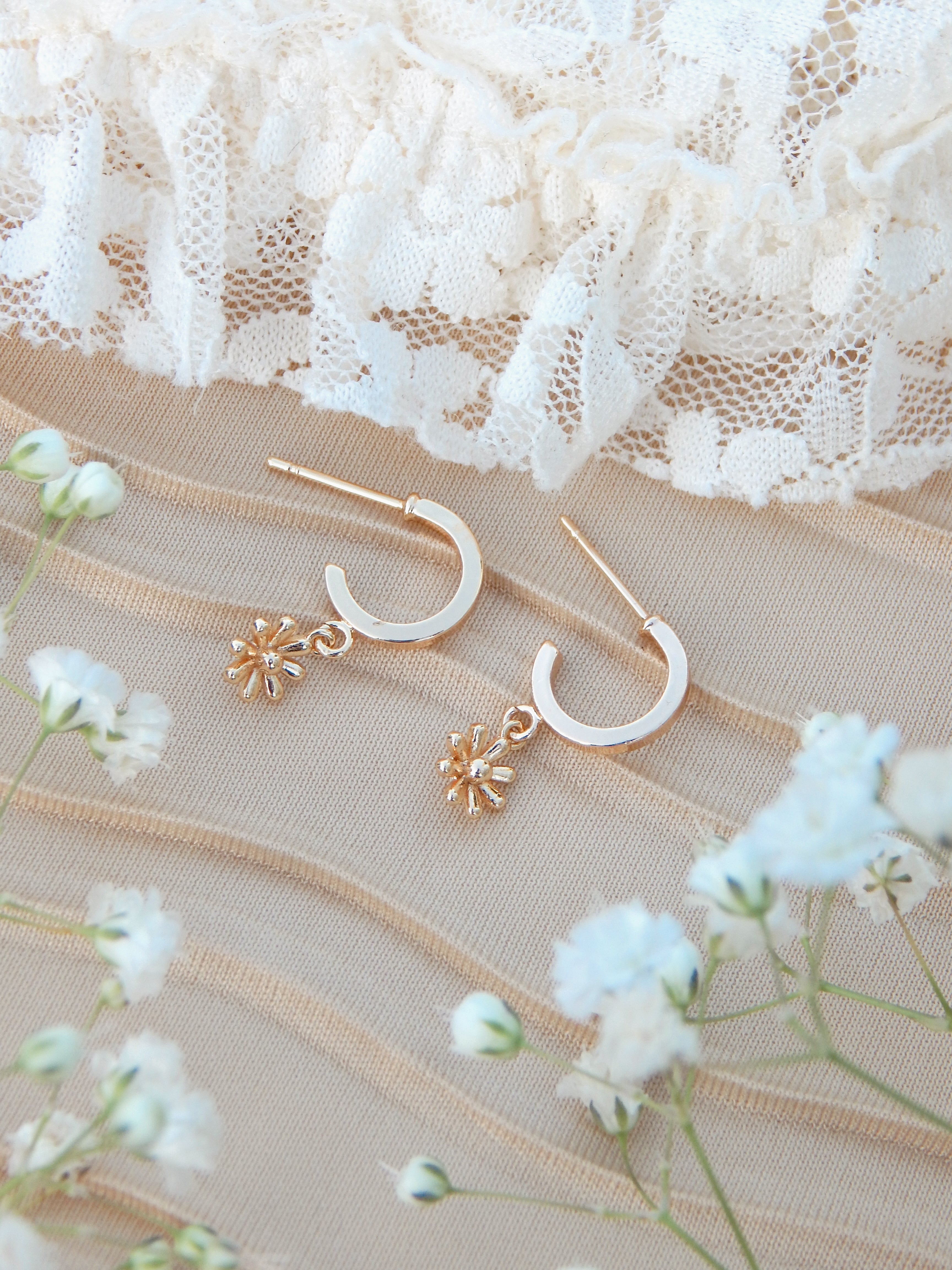 Sunny Daze Hoops – Dainty Gold Daisy Huggies