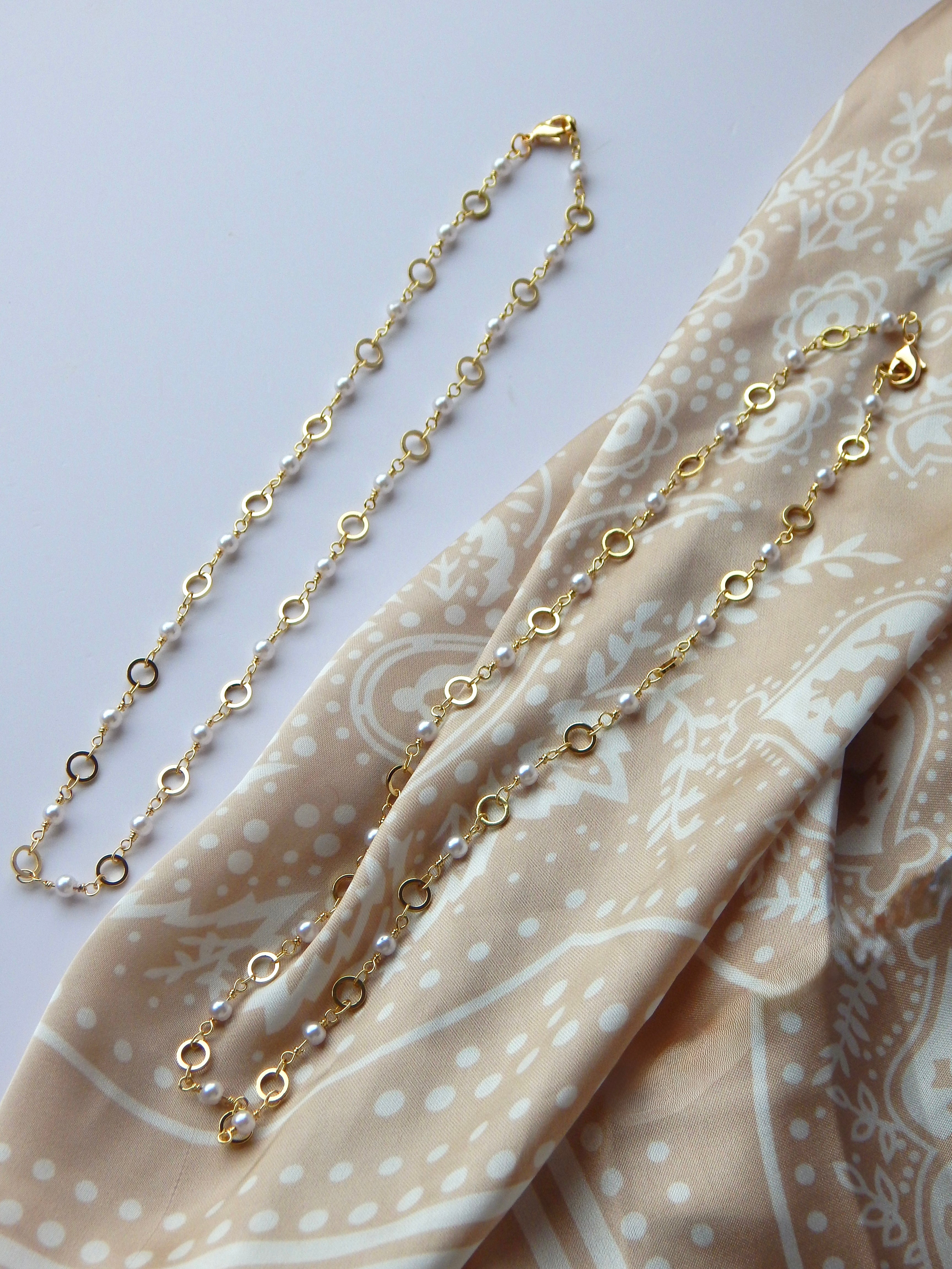 Golden Glow – Dainty Pearl & Gold Circle Necklace