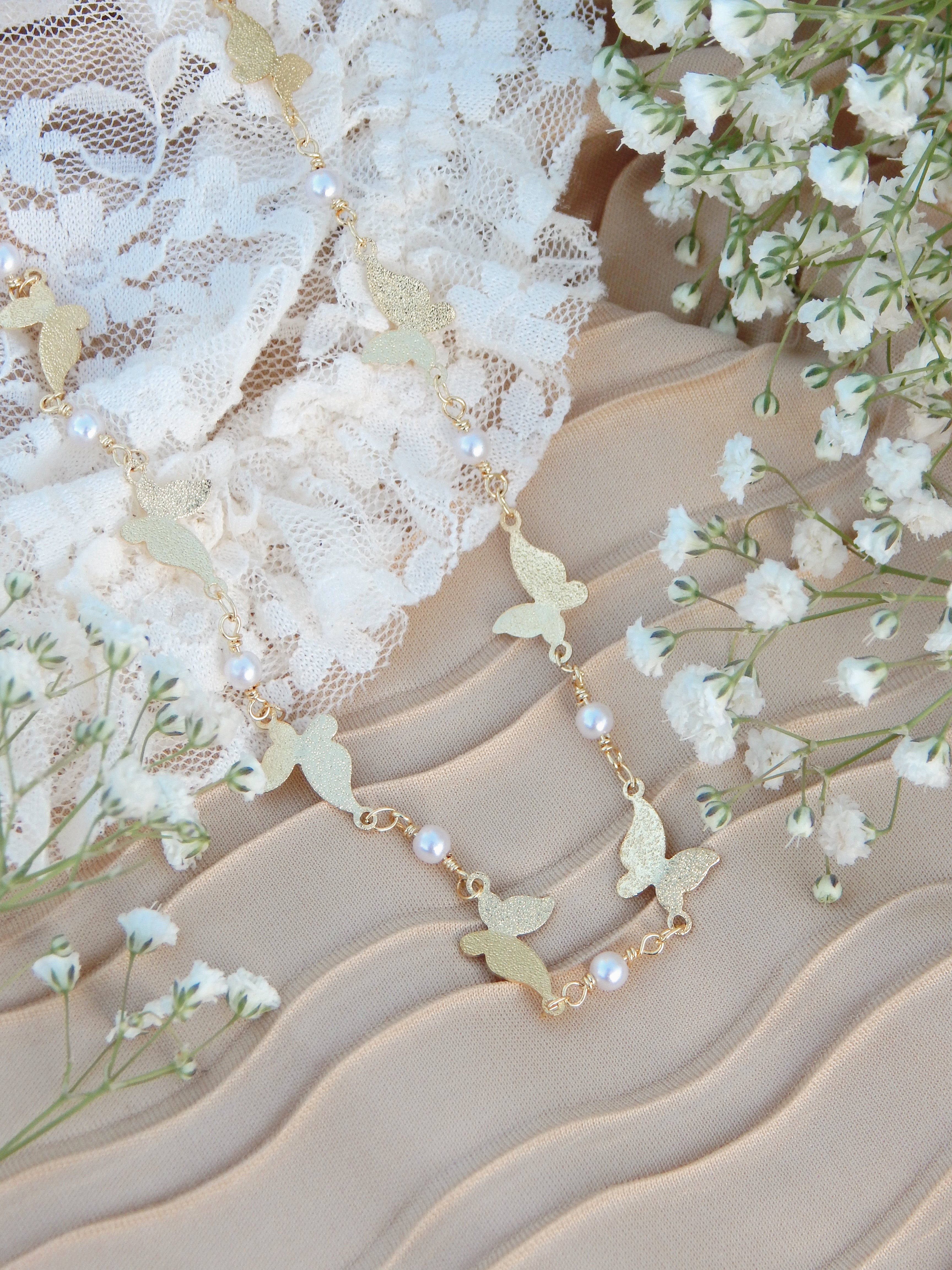 Butterfly Dream Necklace – Gold-Plated Chain with Pearls & Butterfly Charms