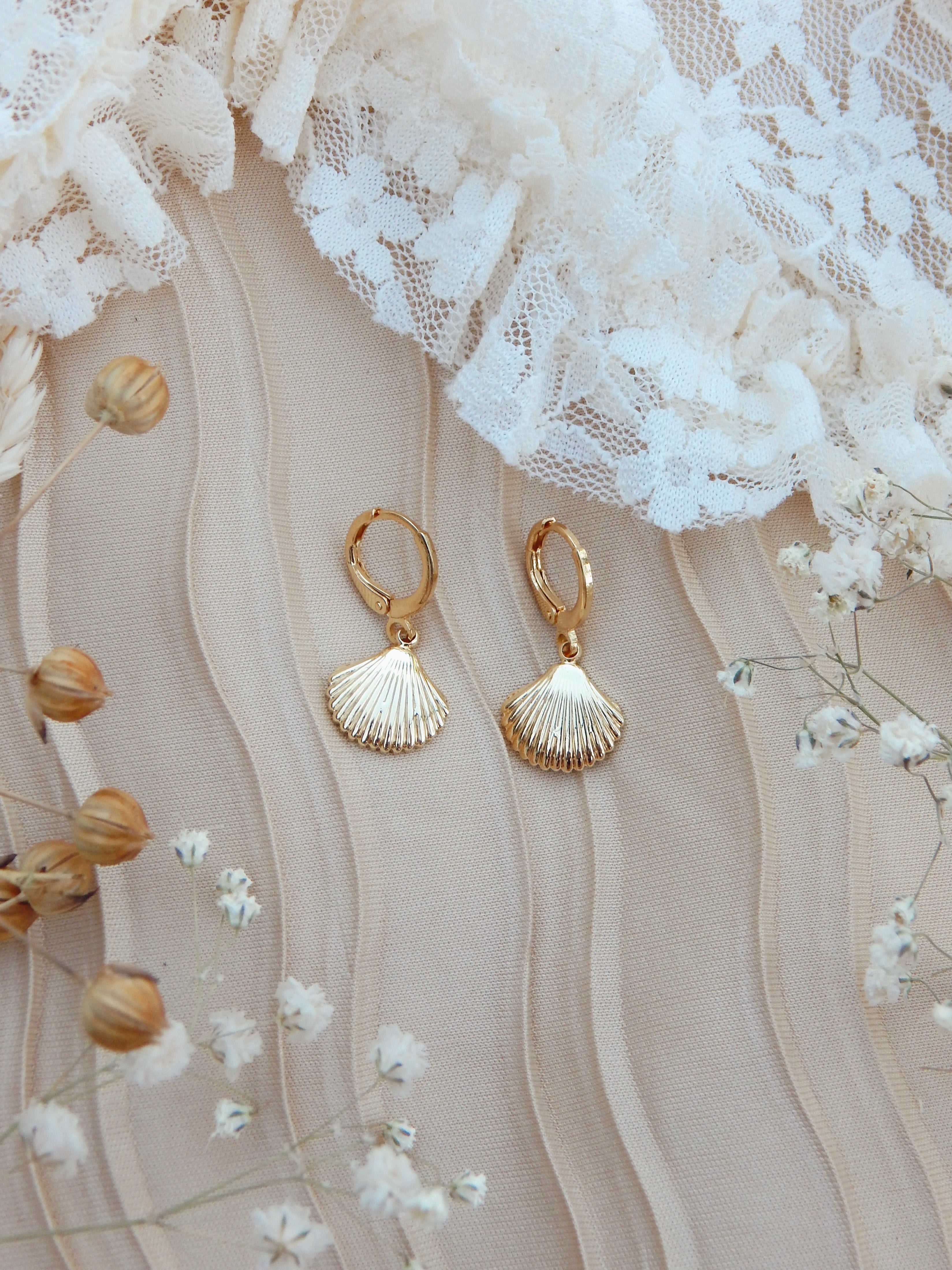 Dainty Seashell Huggie Earrings – 18k Gold or Silver Coastal Charm Hoops