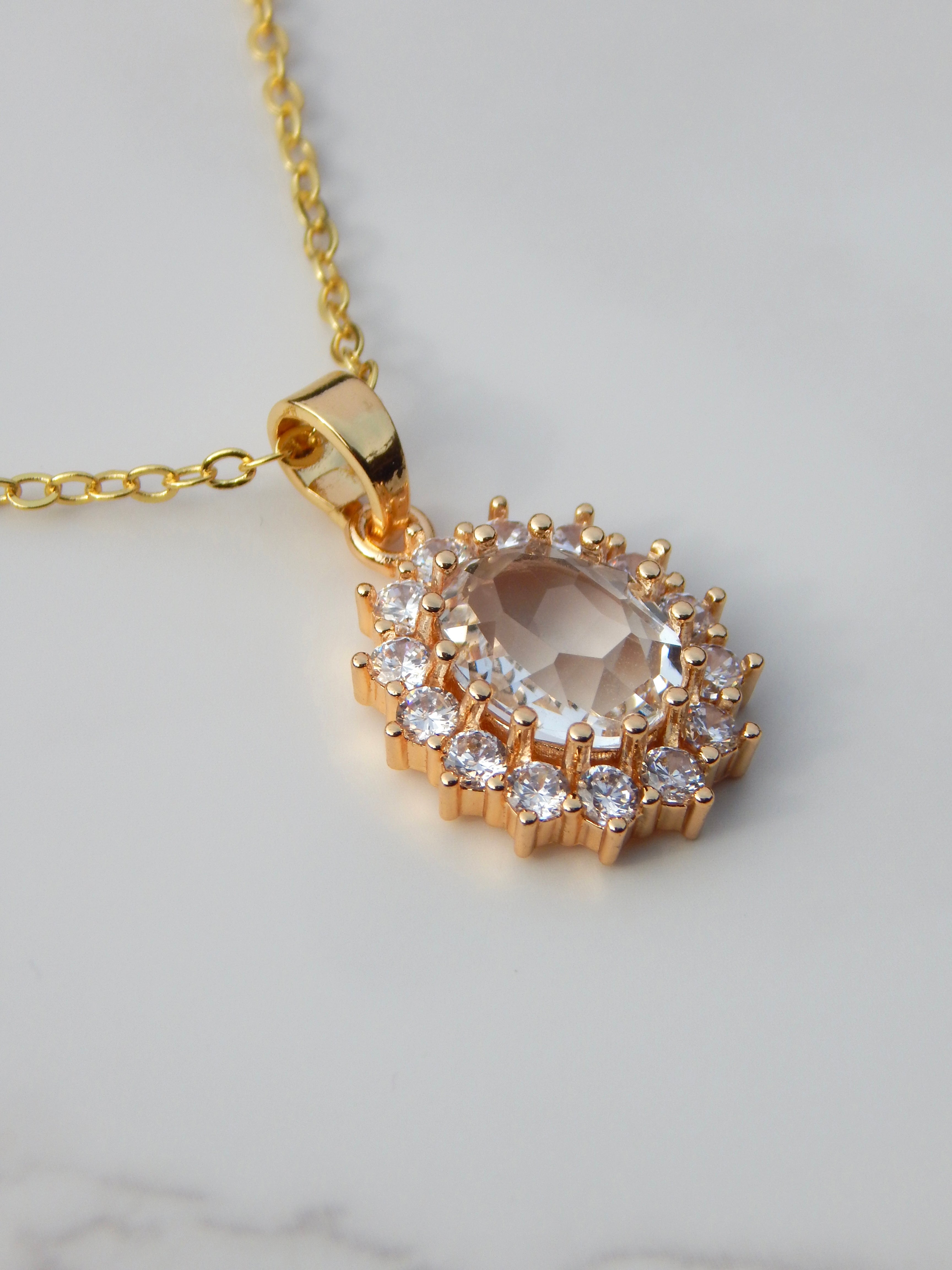 Gold Diamond Vintage Necklace