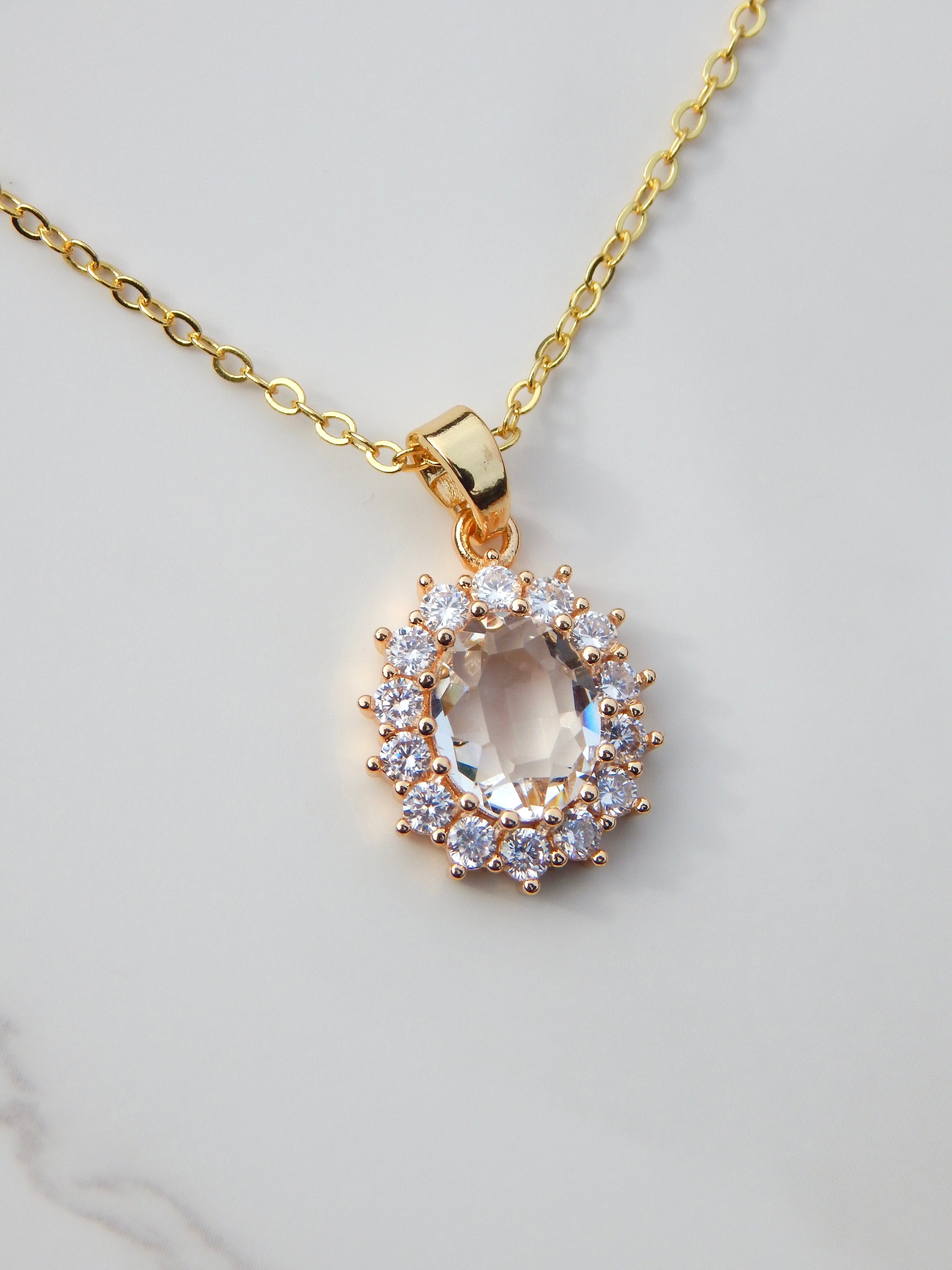 Gold Diamond Vintage Necklace