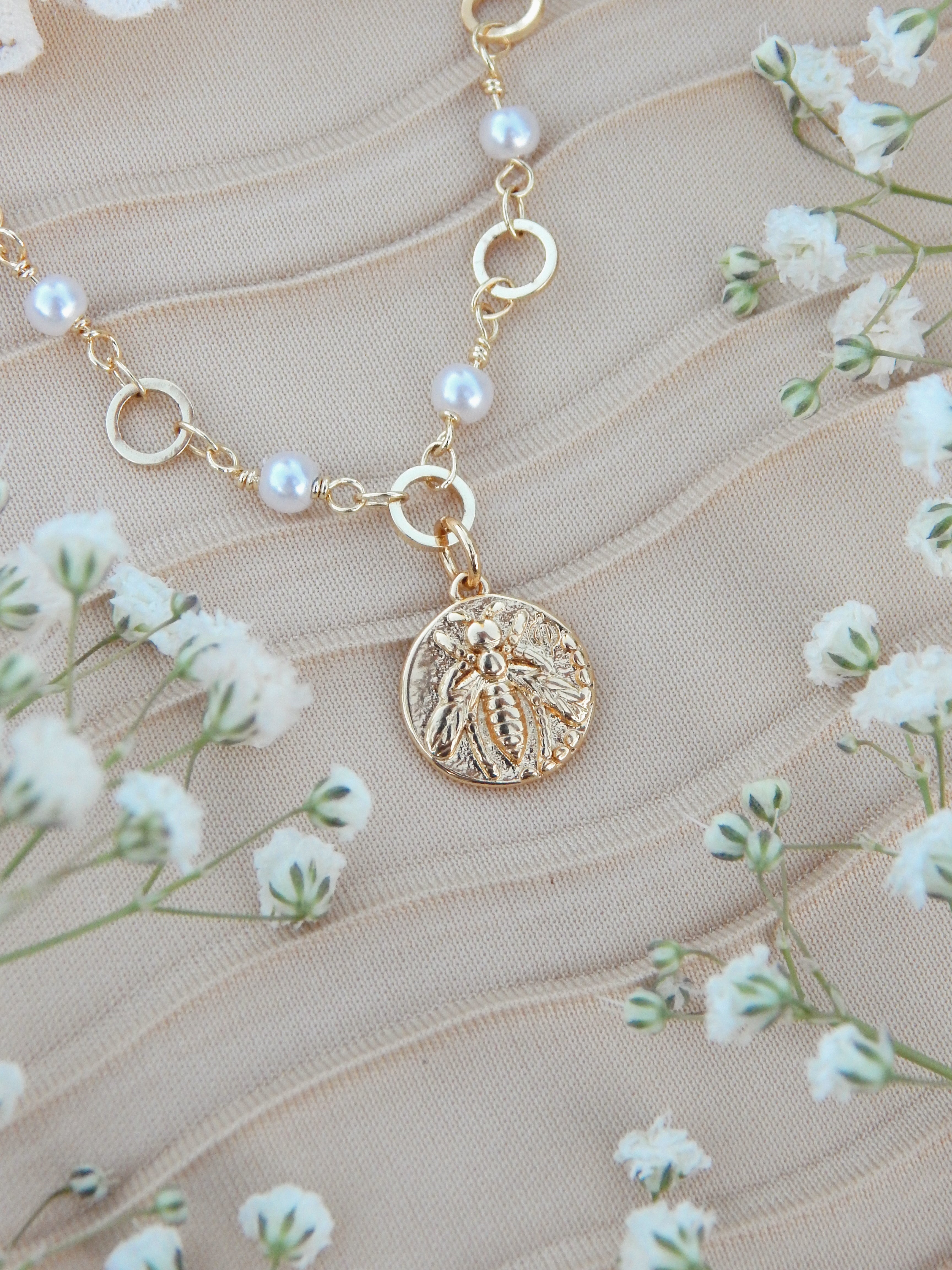 Golden Glow Bee Charm Necklace – 18k Gold Plated Pearl & Circle Chain Earthy Jewelry