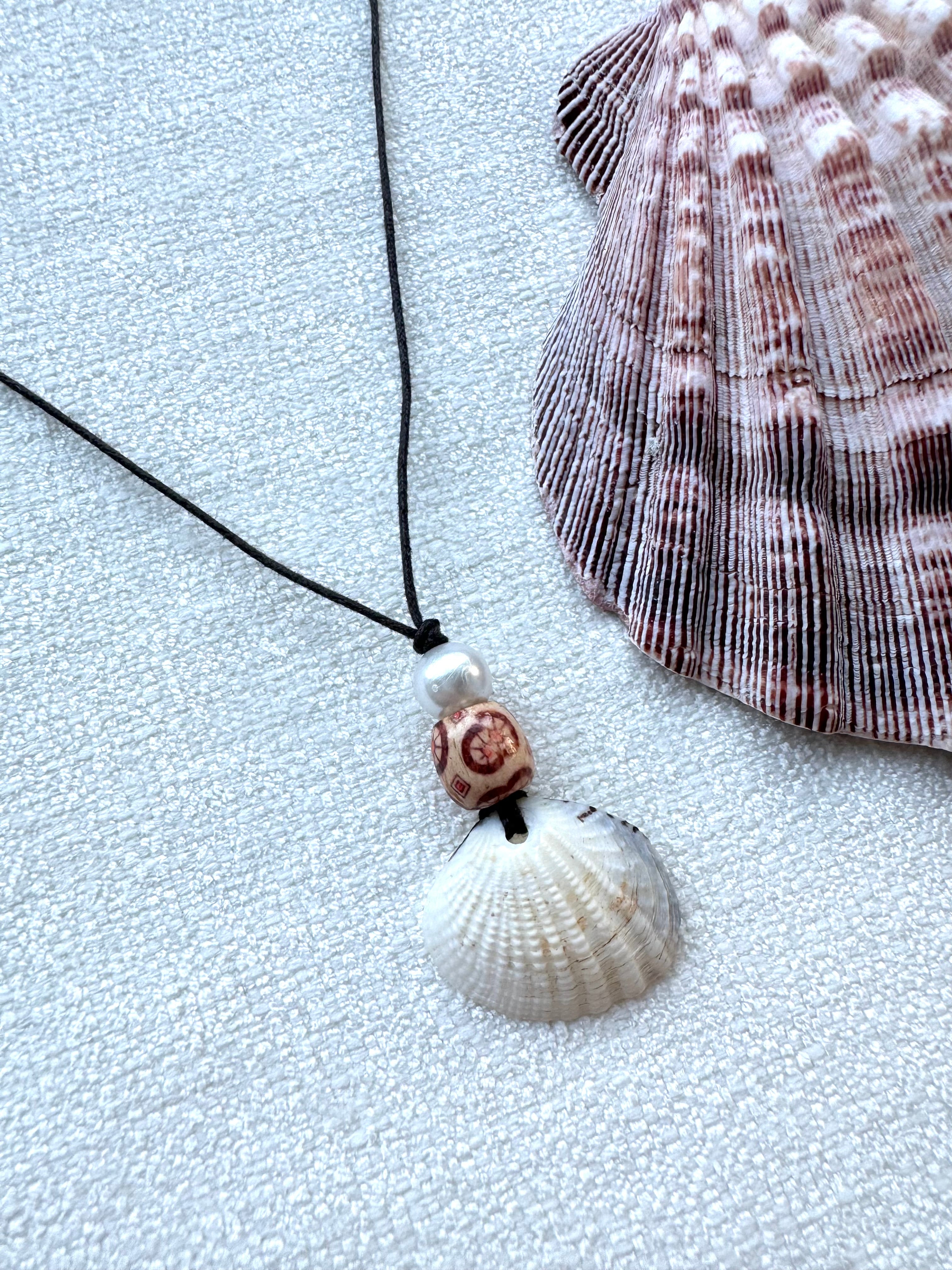 Boho Shell Slip Knot Necklace