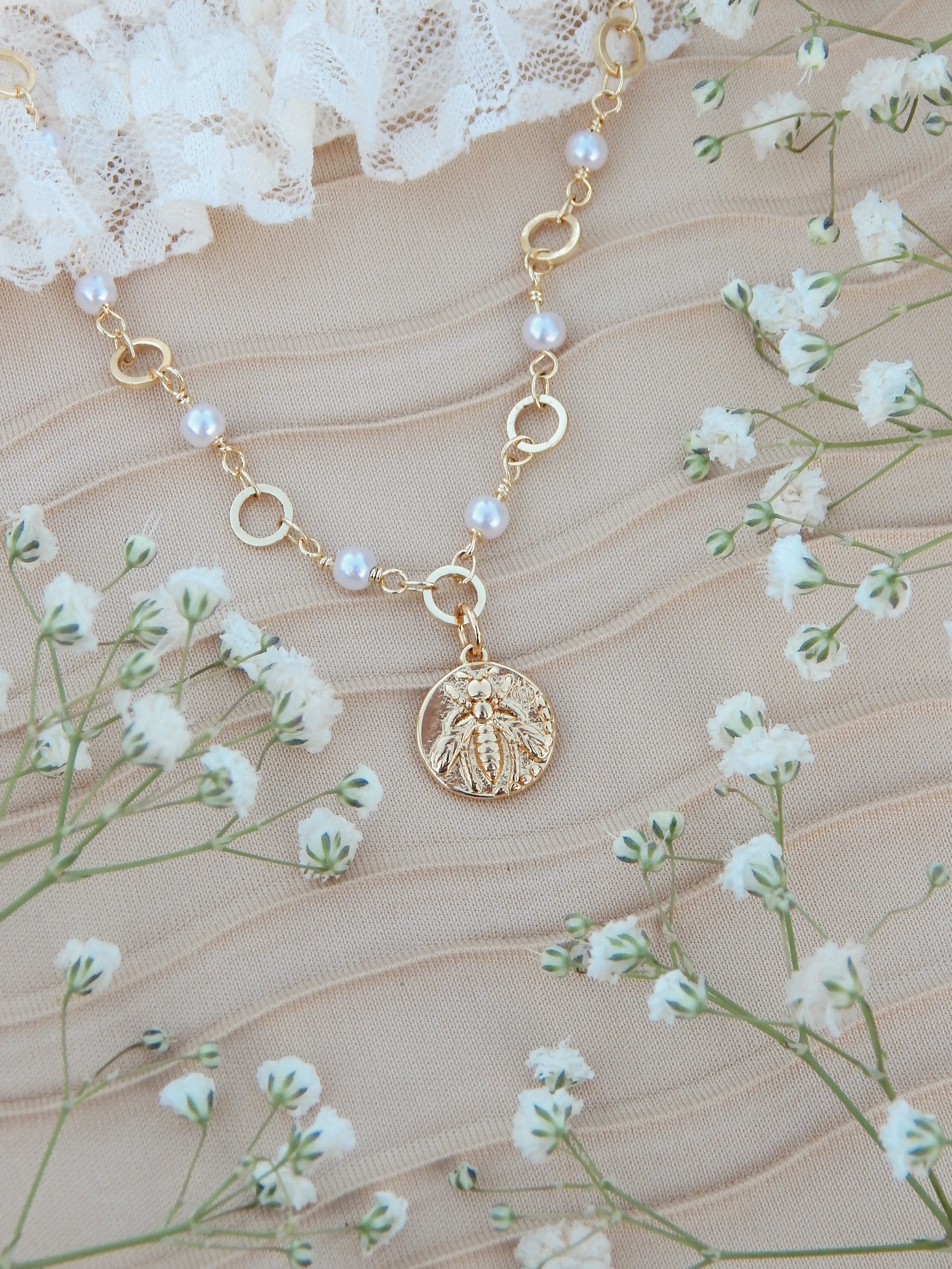 Golden Glow Bee Charm Necklace – 18k Gold Plated Pearl & Circle Chain Earthy Jewelry