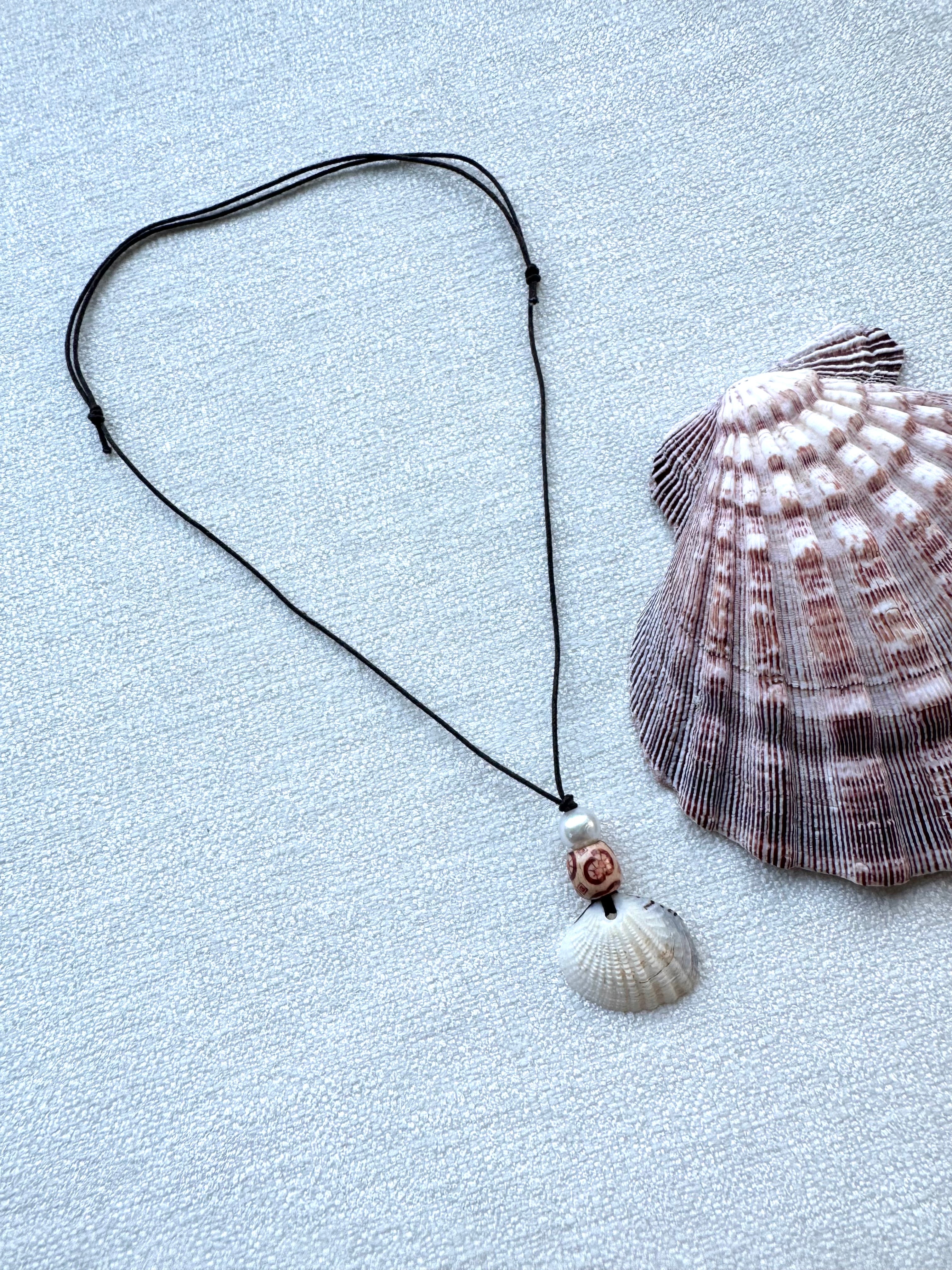 Boho Shell Slip Knot Necklace