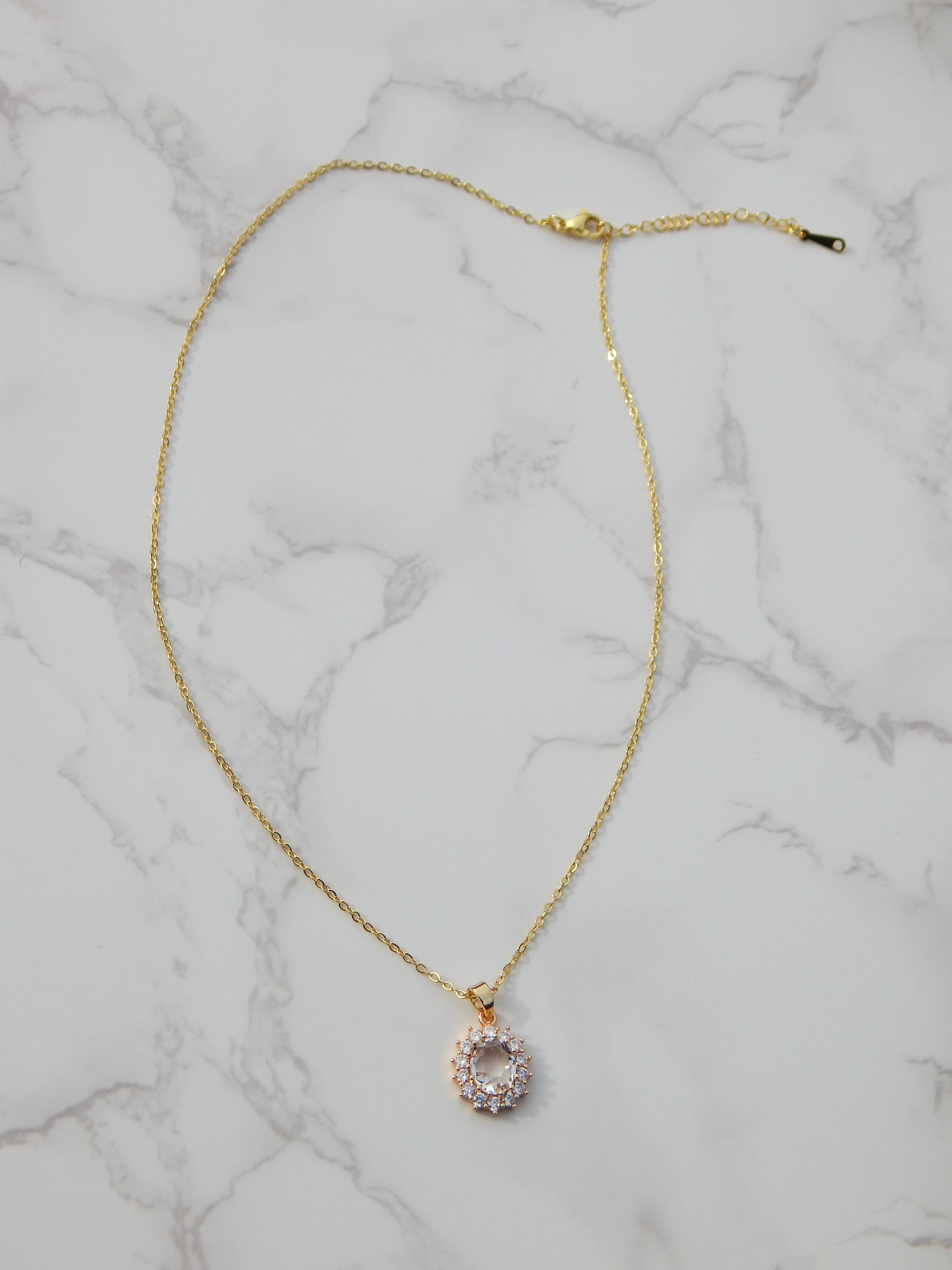 Gold Diamond Vintage Necklace