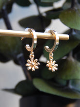 Load image into Gallery viewer, Little Daisy Earrings
