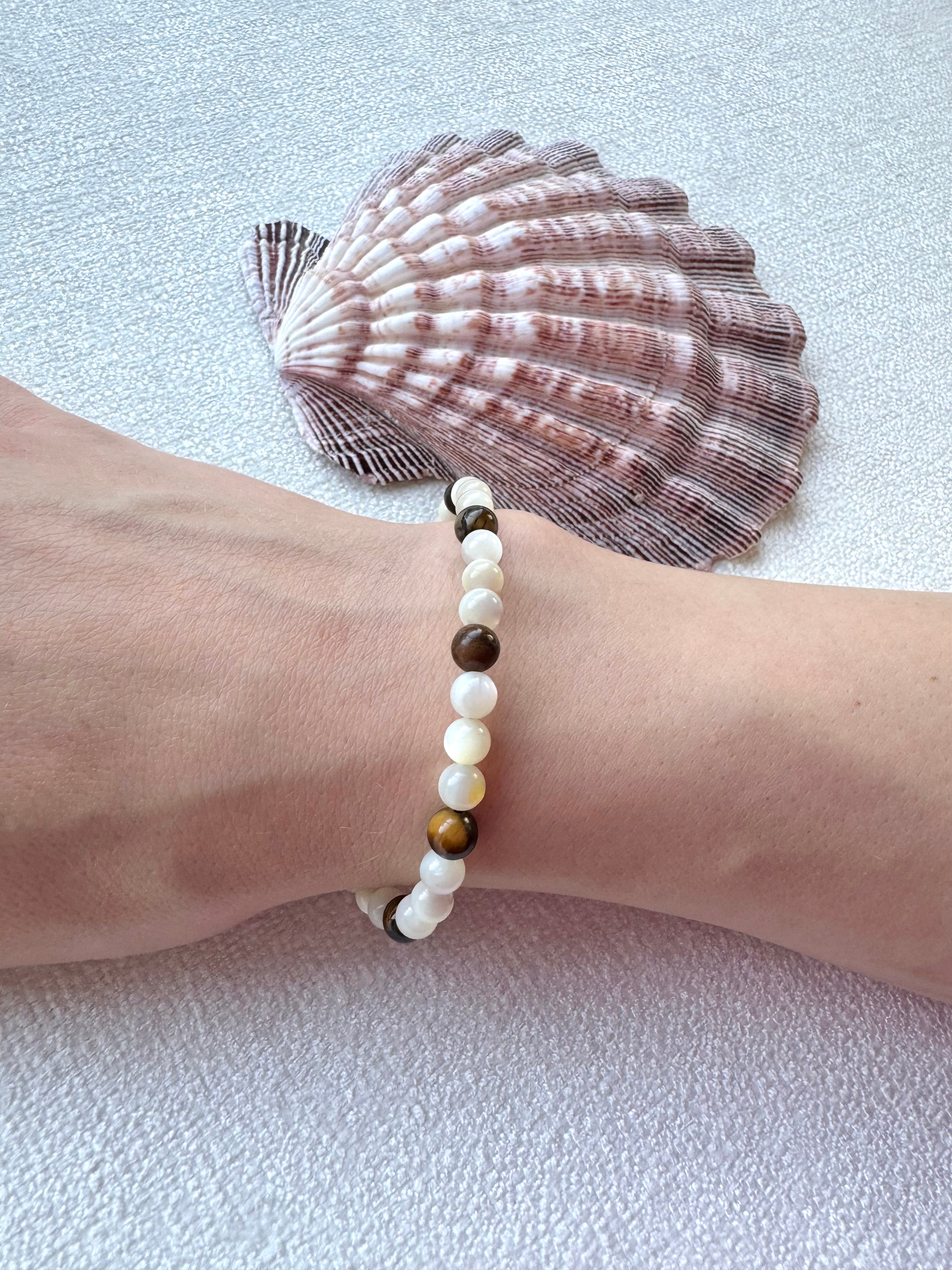 Shell and Tiger Eye Beaded Bracelet