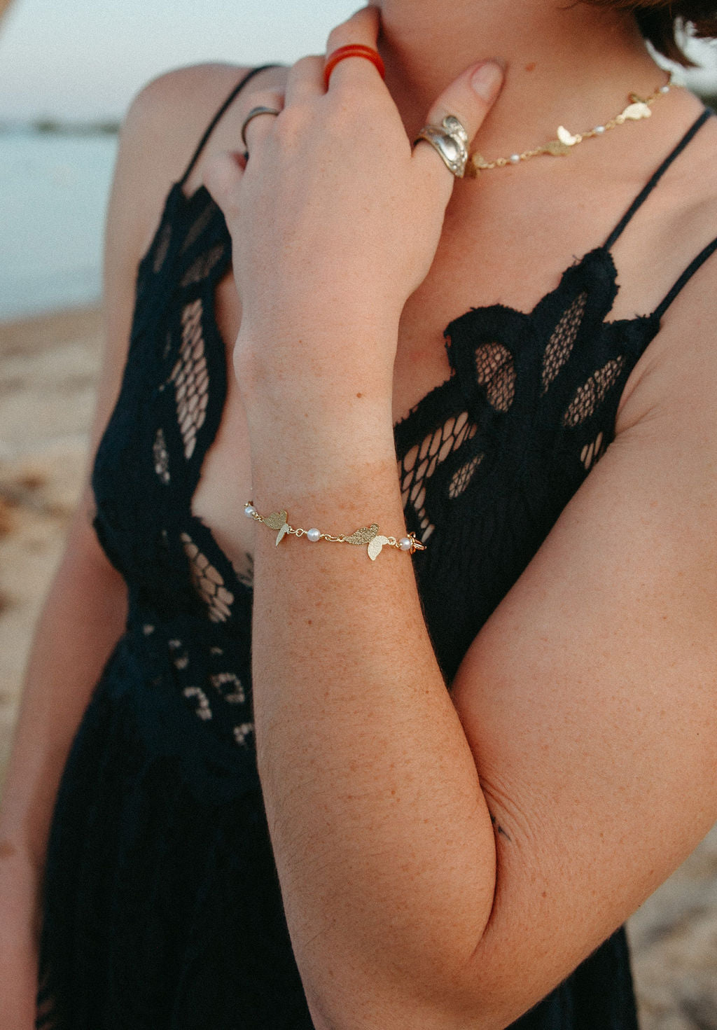 Butterfly Dream Bracelet – Gold-Plated Chain with Pearls & Butterfly Charms