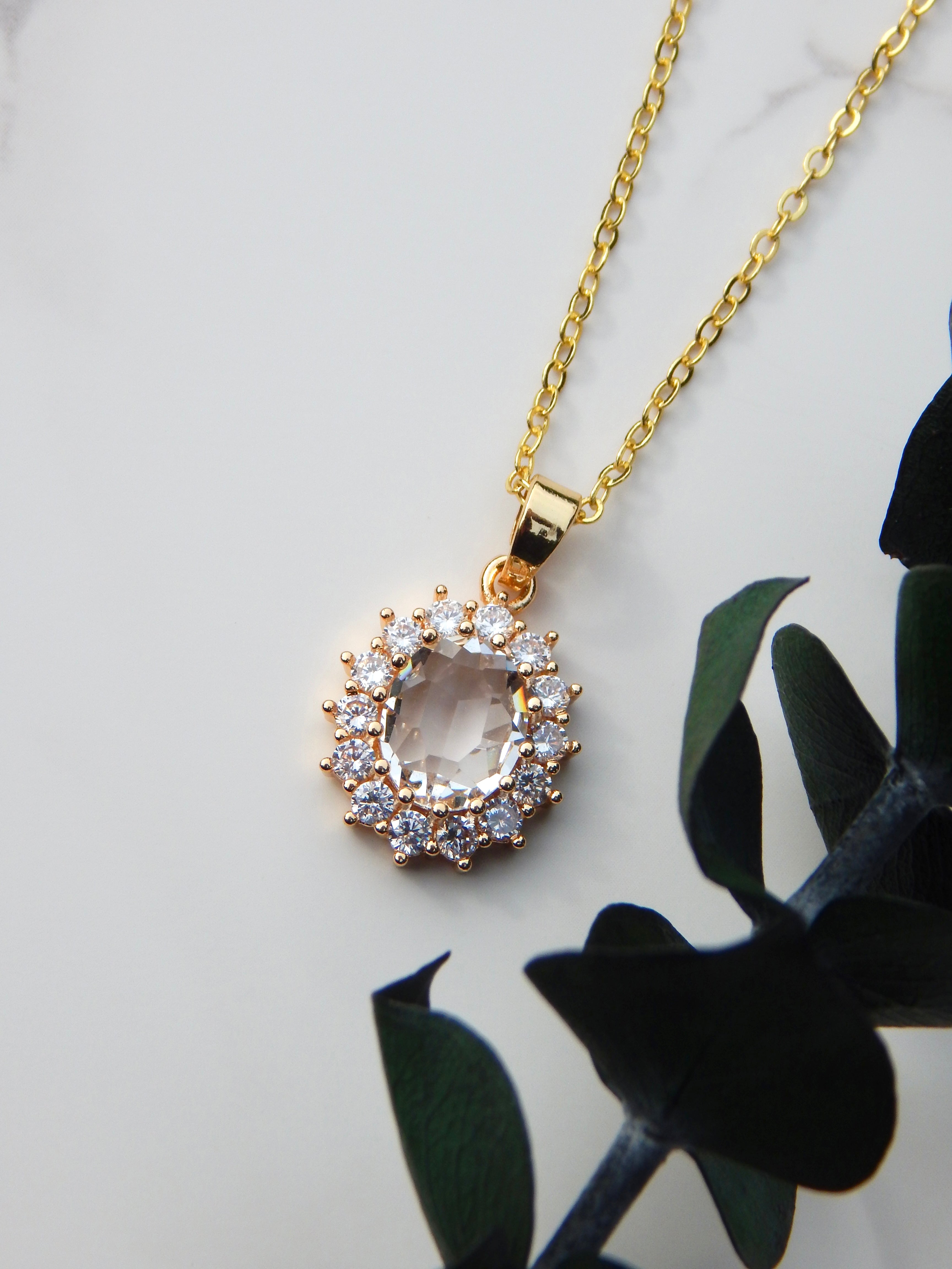 Gold Diamond Vintage Necklace