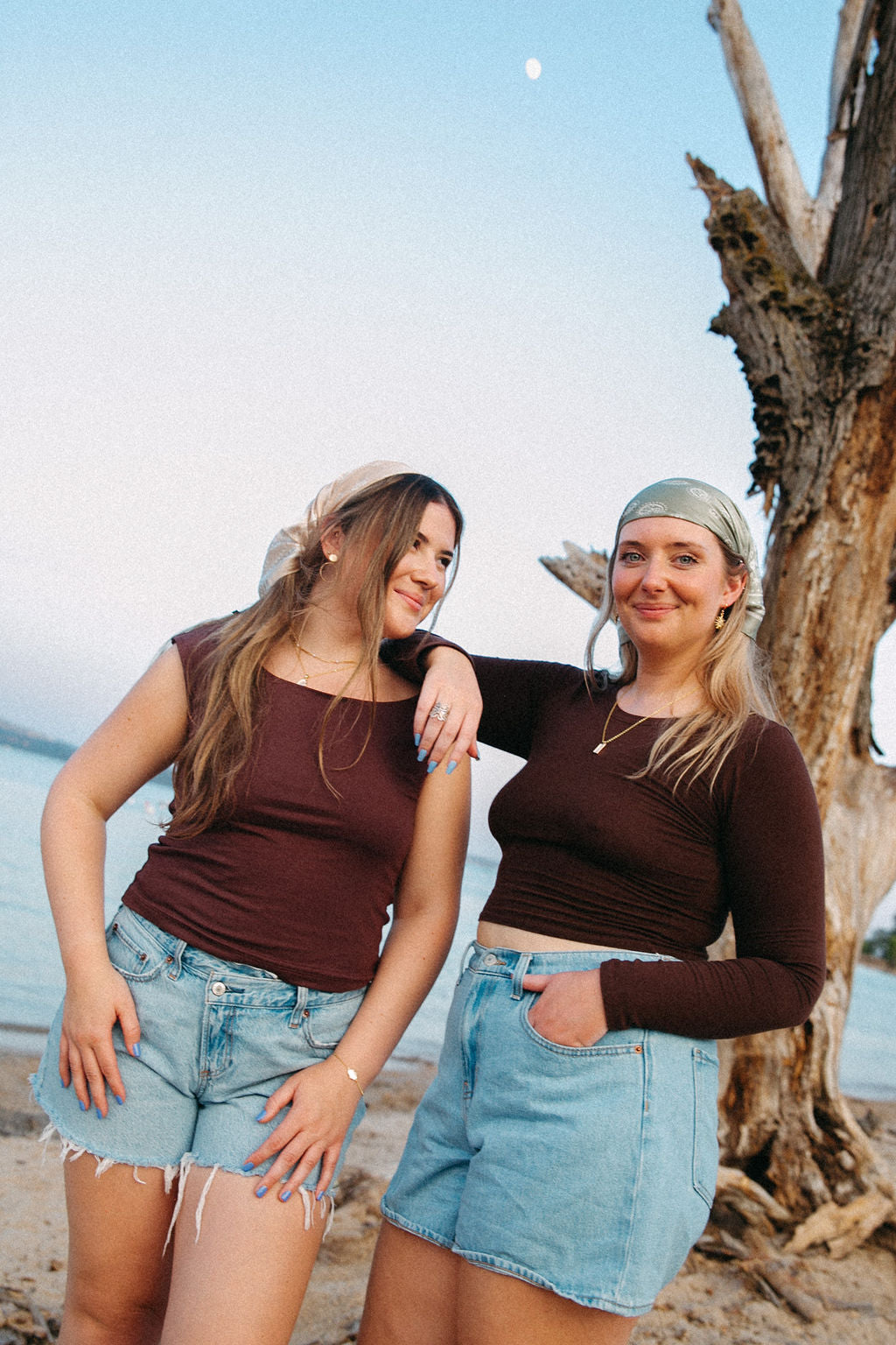 Twist of Pearl Bracelet – 18k Gold Plated Oval Mother of Pearl Slider