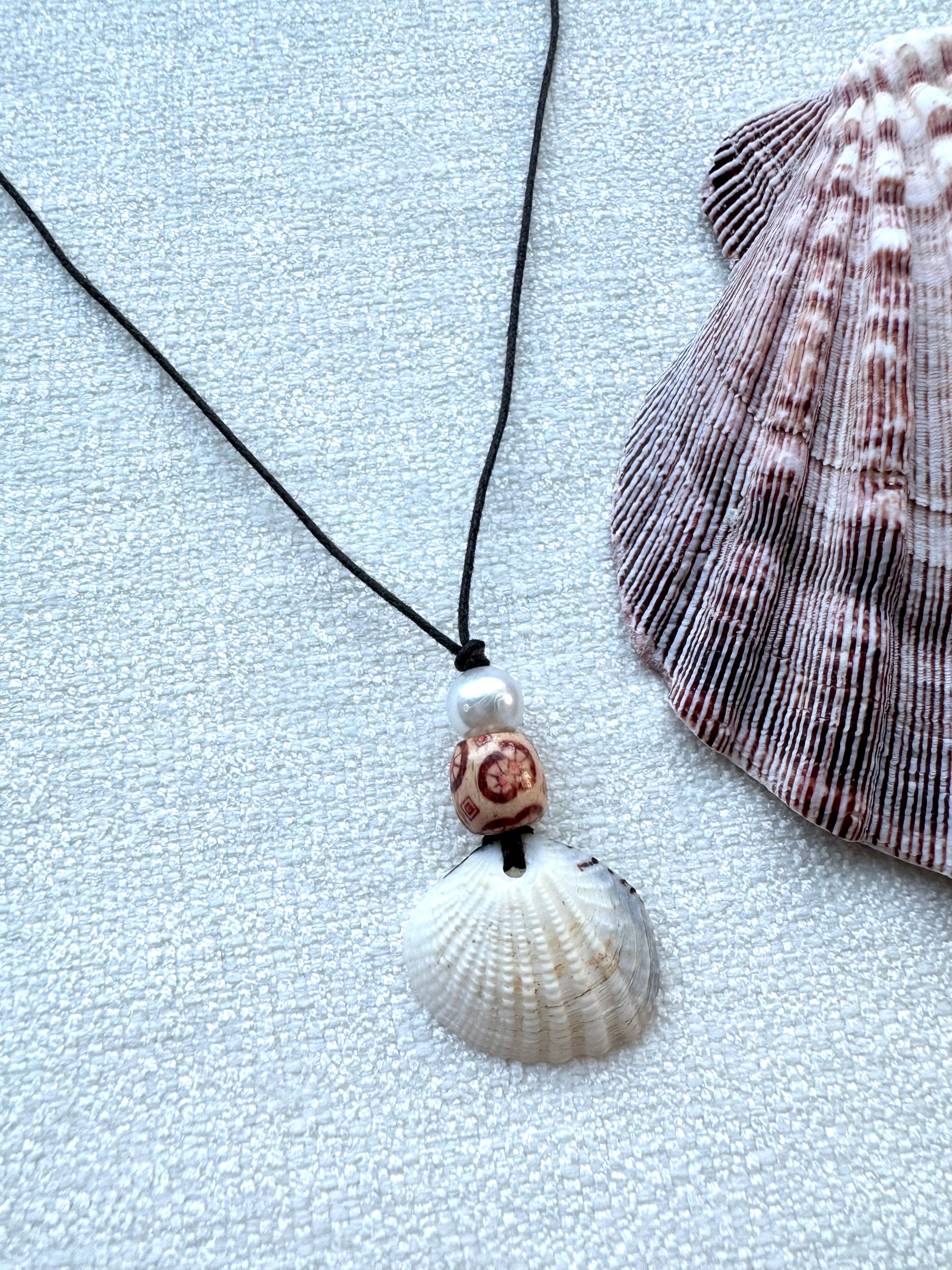 Boho Shell Slip Knot Necklace