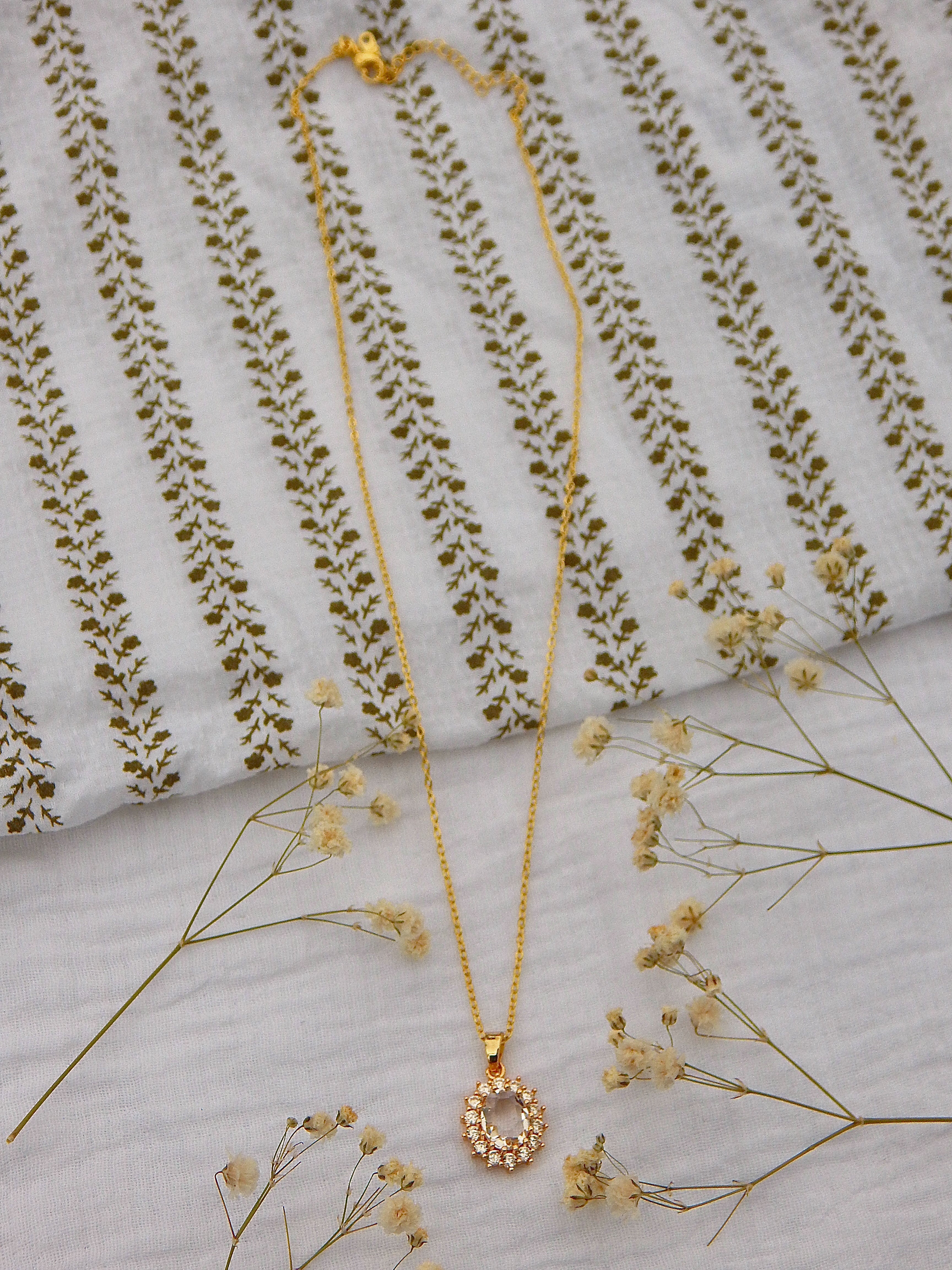 Radiant Halo CZ Pendant Necklace — Gold | Hypoallergenic, Tarnish-Resistant